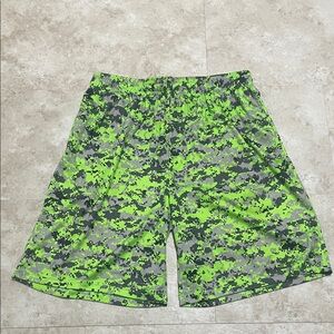Men's Green Camo Shorts XXL